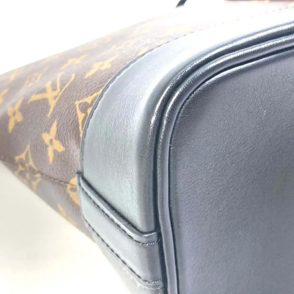 LOUIS VUITTON Authentic Black Monogram Canvas Shoulder Bag